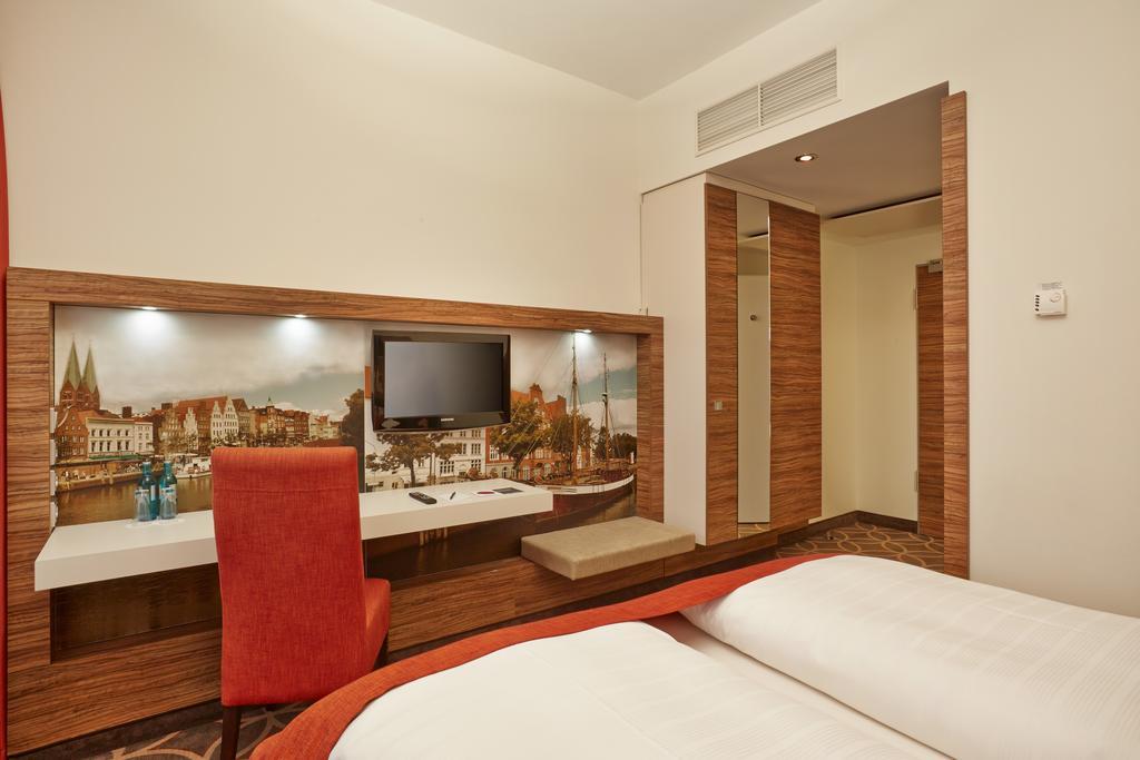 Standard Double Room,698815683:JPEG