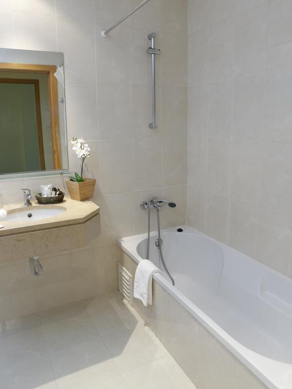 Triple Room,323661670:JPEG
