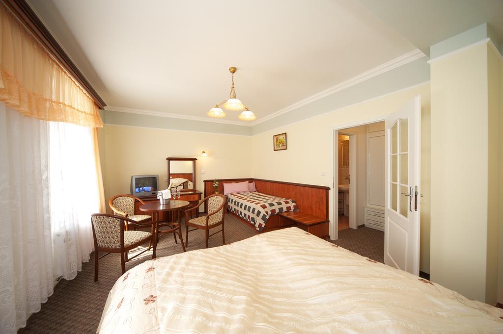 Triple Room View,323856958:JPEG