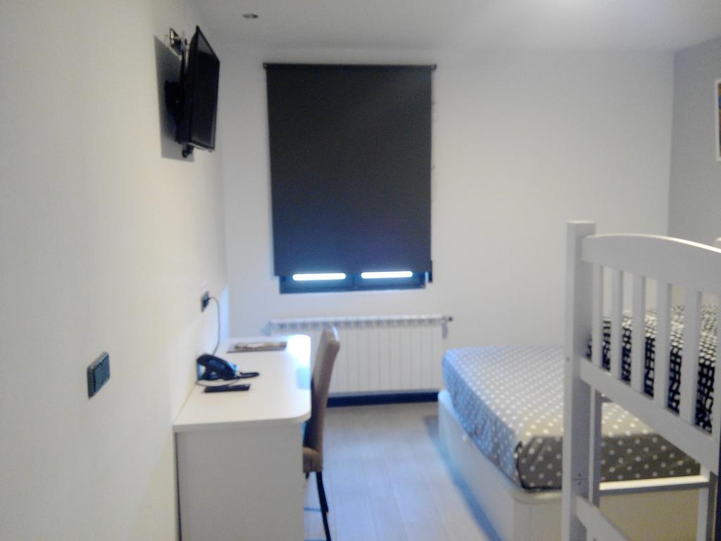 Family Room,324219373:JPEG