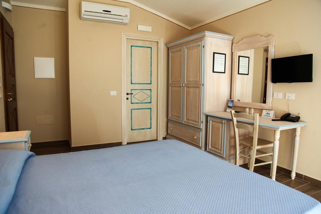 Superior Double or Twin Room,324277131:JPEG