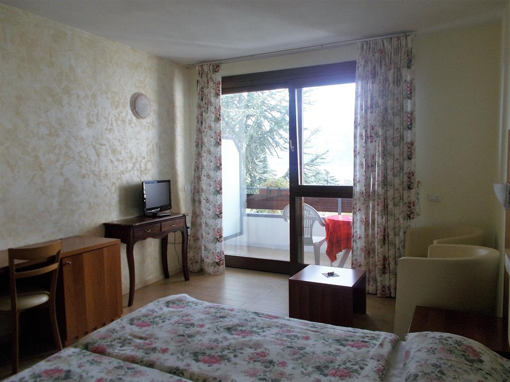Superior Double Room Balcony Lake View,1442775877:JPEG