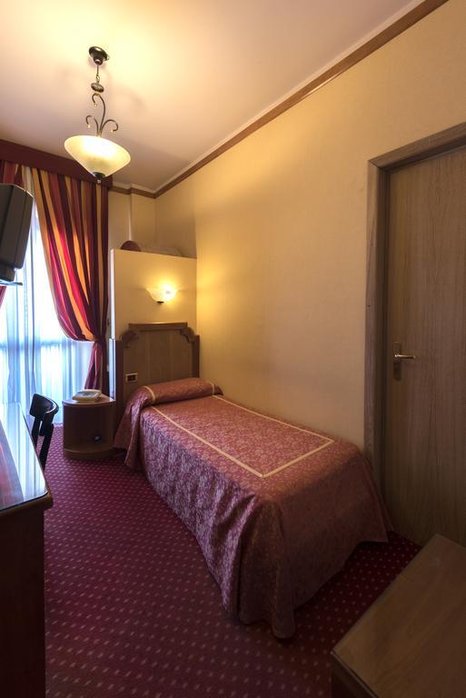 Classic Single Room,63252001:JPEG