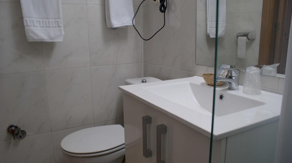 Single Room,324844702:JPEG