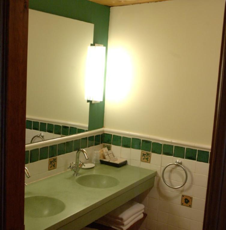 King Suite Non-Smoking