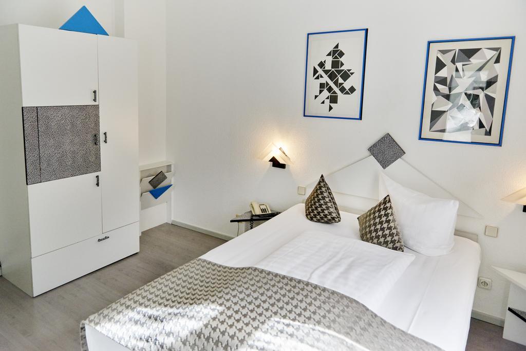 Budget Double Room,653520042:JPEG
