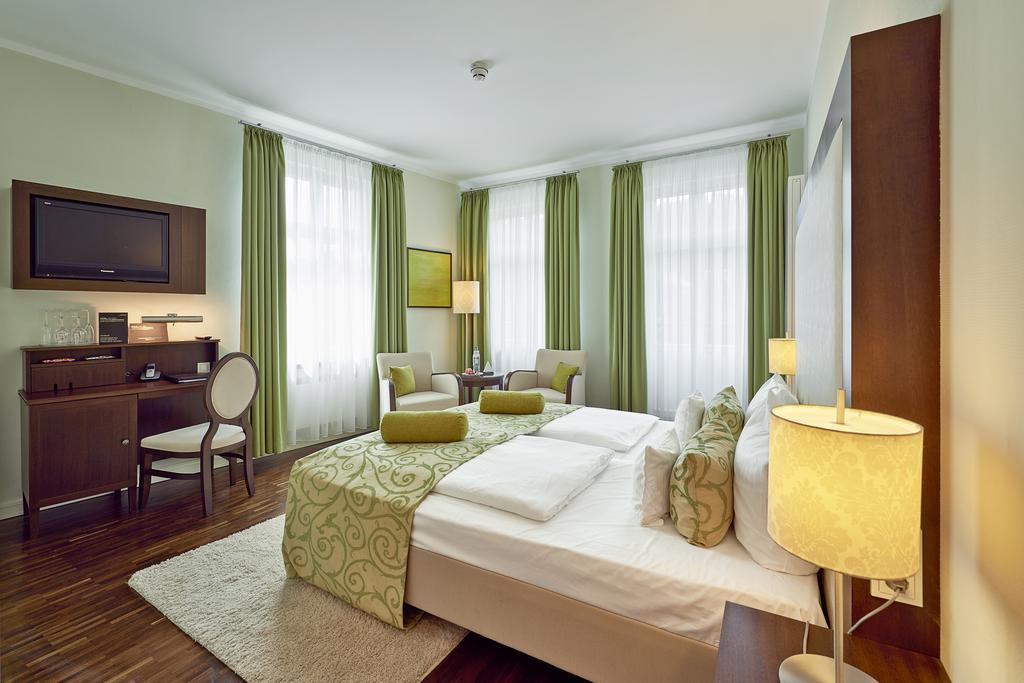 Deluxe Double Room River Side