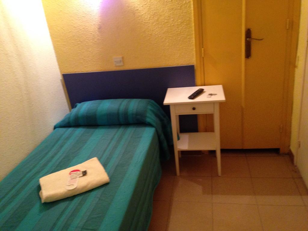 Single Room,326150254:JPEG
