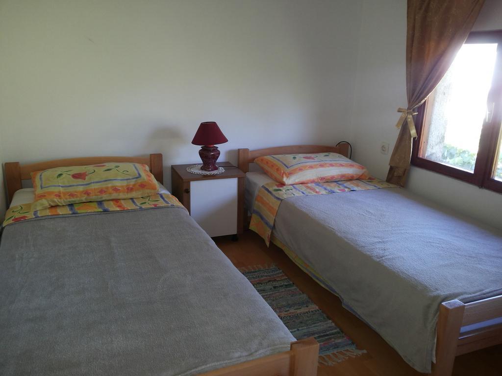 Doppel-/Zweibettzimmer mit Bergblick