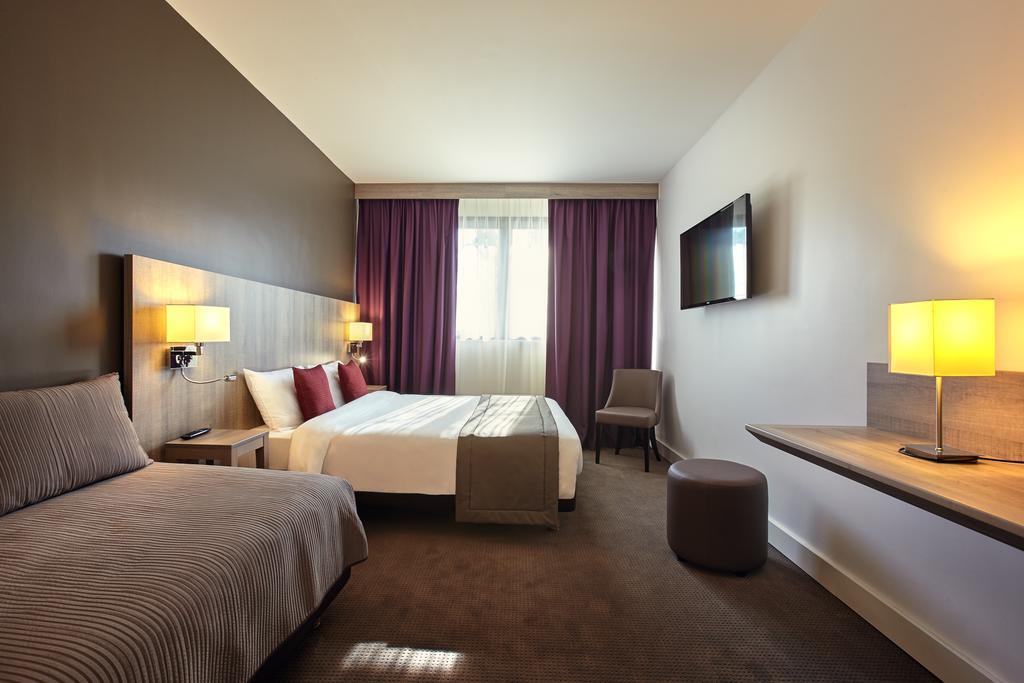 Classic Room One Double Bed One Single Bed