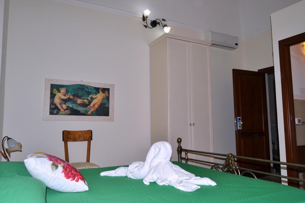 Double Room Private Bathroom,327989602:JPEG