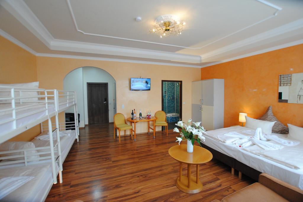 Six-Bed Room