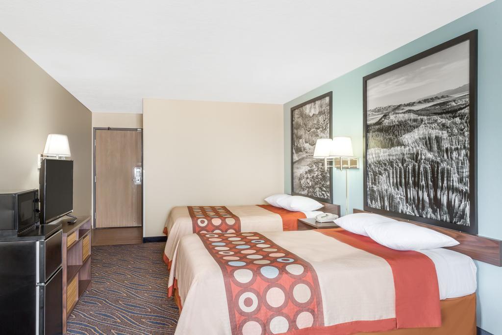 Queen Room Two Queen Beds Non-Smoking