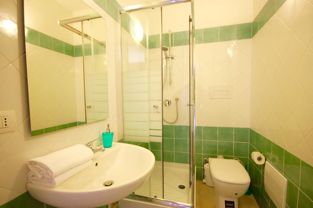 Double Room Terrace or Garden,328378351:JPEG