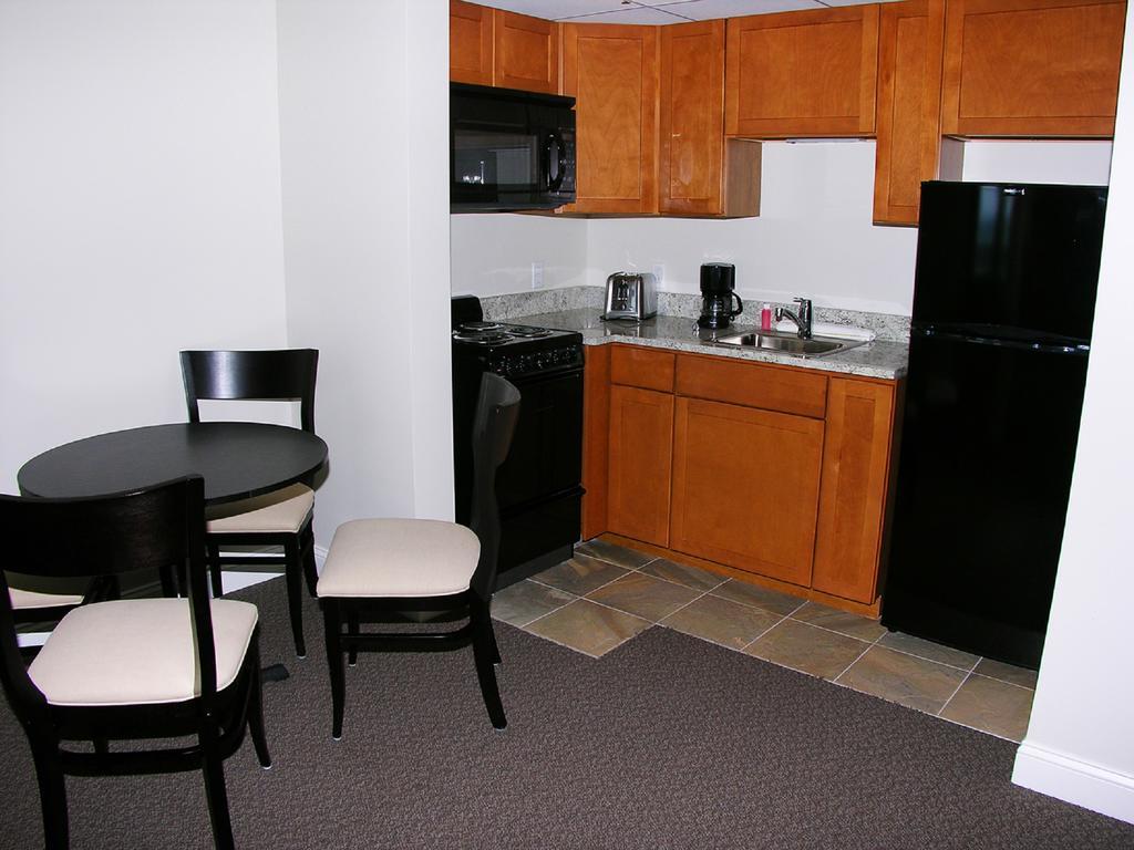 Luxury One-Bedroom Sunrise Suite Beachfront View