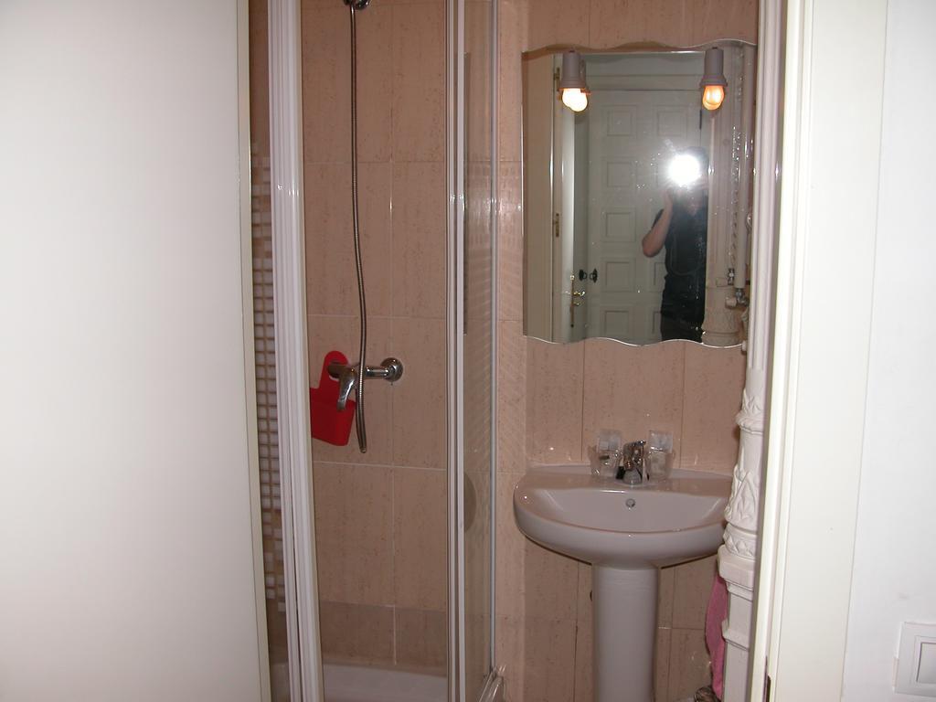 Economy Single Room,1588048160:JPEG