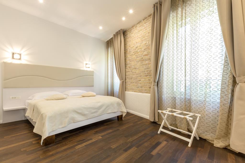 Deluxe Double Room Extra Bed