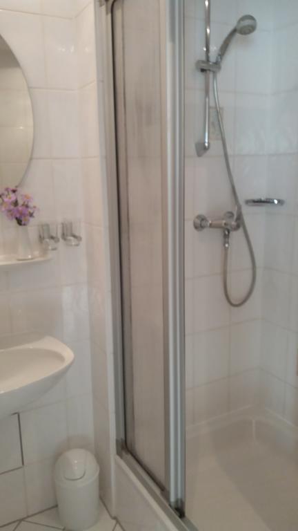Single Room Shower