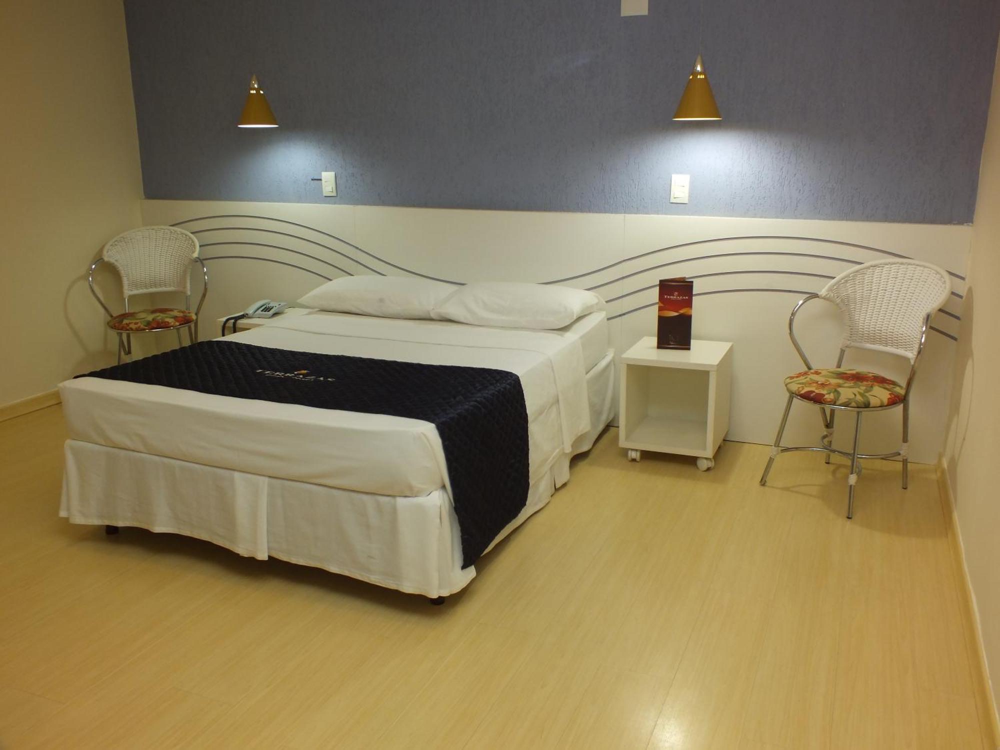Economy Suite,959513497:JPEG