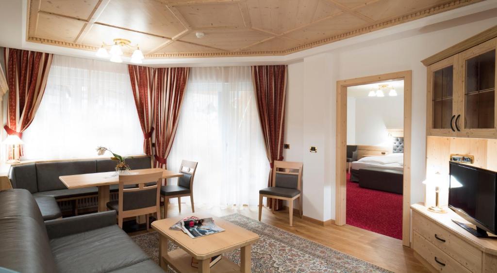 Superior One-Bedroom Apartment Balcony