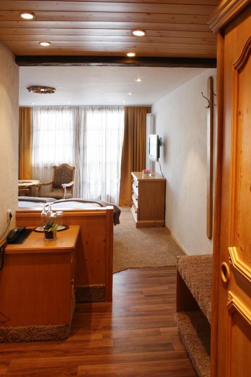 Doppelzimmer Teilweise mit Balkon