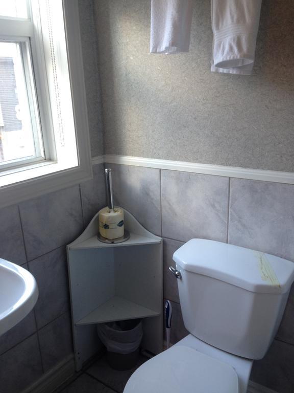 Basic Room Double Bed Private Bathroom