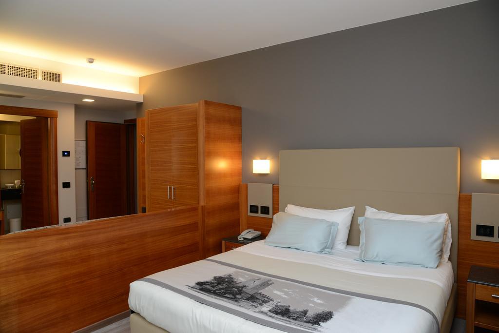 Junior Suite,339855526:JPEG