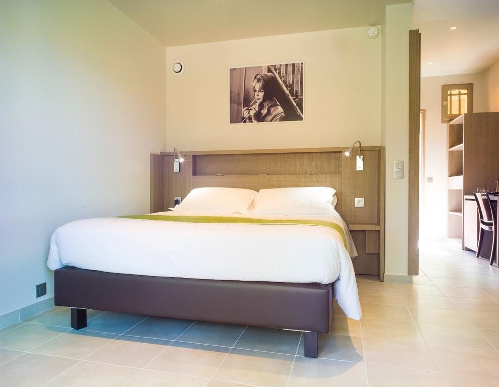 Double Room,26675639:JPEG