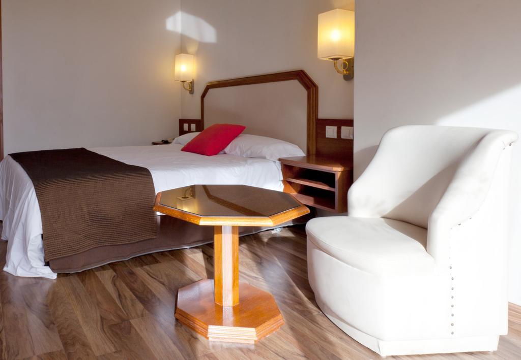 Quarto Twin (1-2 Adultos)