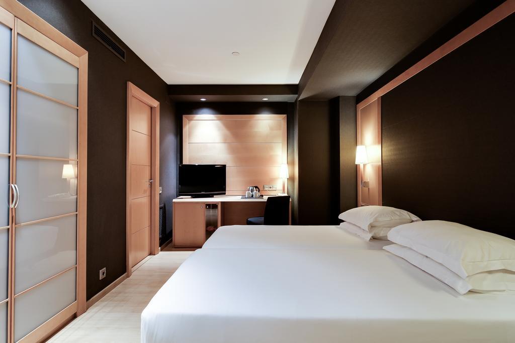 Standard Double or Twin Room,342592267:JPEG
