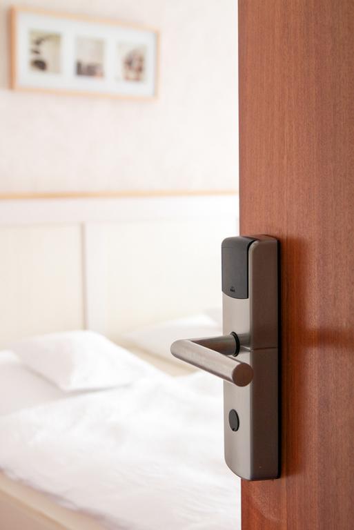 Single Room,1360781900:JPEG