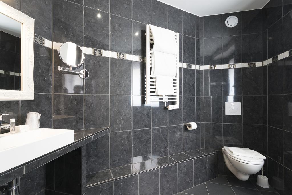 Quarto Duplo com Banheira