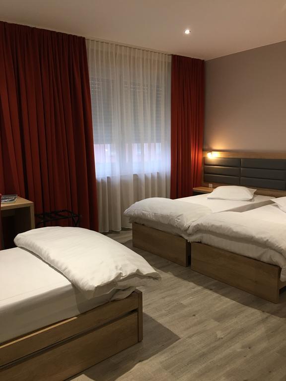 Triple Room,342748423:JPEG