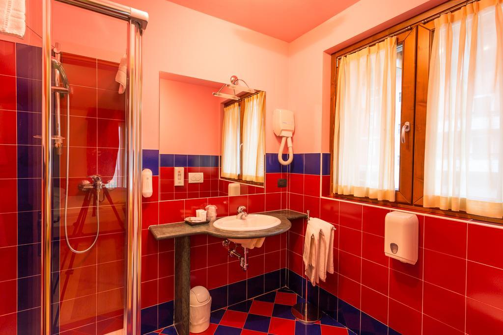 Double Room,1272071215:JPEG