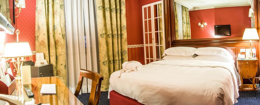 Small Double Room,343074460:JPEG