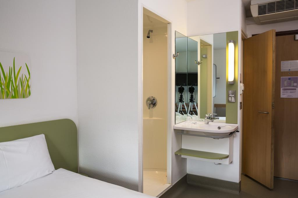 Twin Room,343216942:JPEG