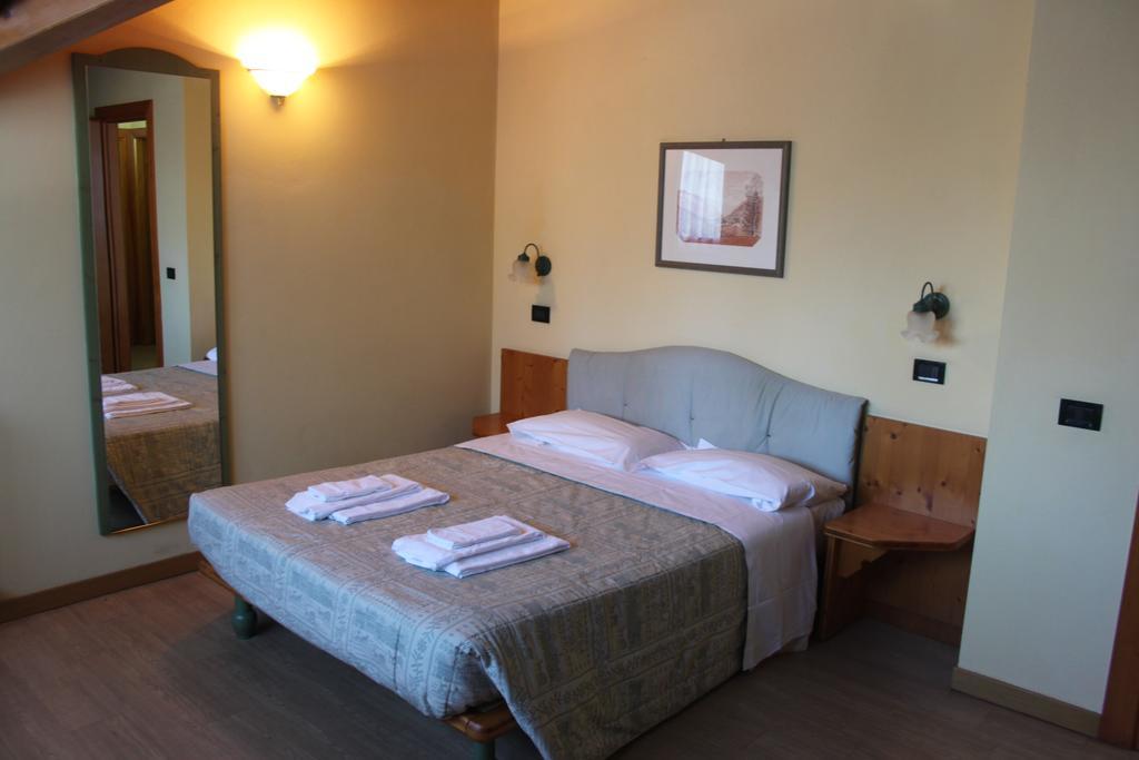 One-Bedroom Apartment,343221340:JPEG