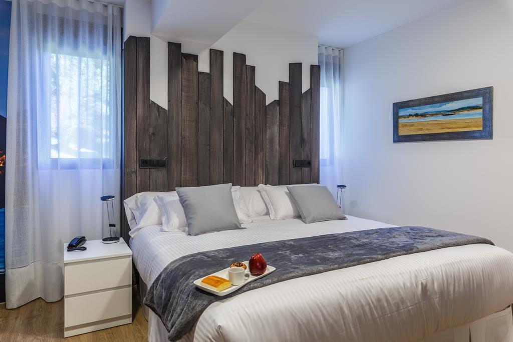 Deluxe Double or Twin Room Spa Bath,343221850:JPEG