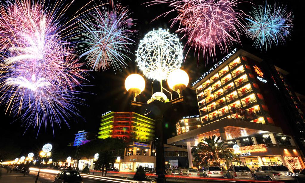 Offerta Speciale, Pacchetto Cenone di Capodanno - Camera Matrimoniale con Balcone