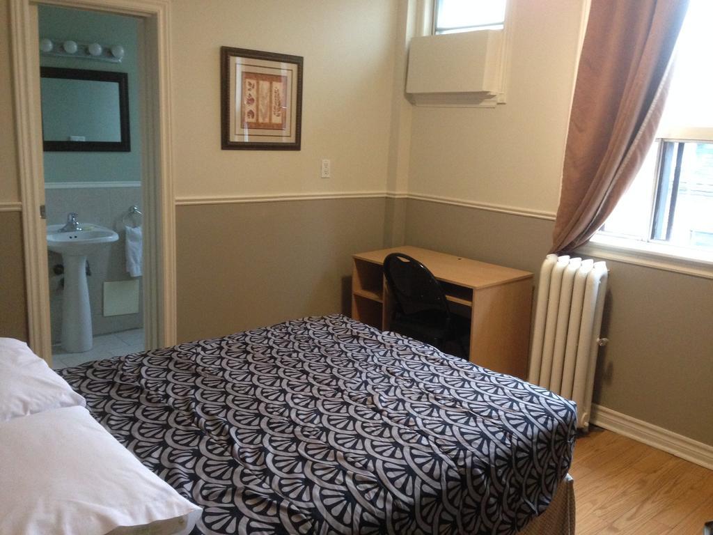 Basic Room Double Bed Private Bathroom,826067264:JPEG