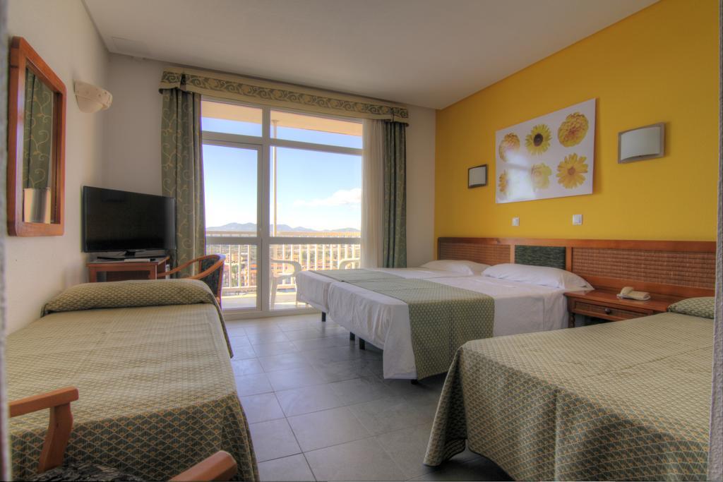 Double Room with Two Extra Bed (2 Adults + 2 Children),388197719:JPEG