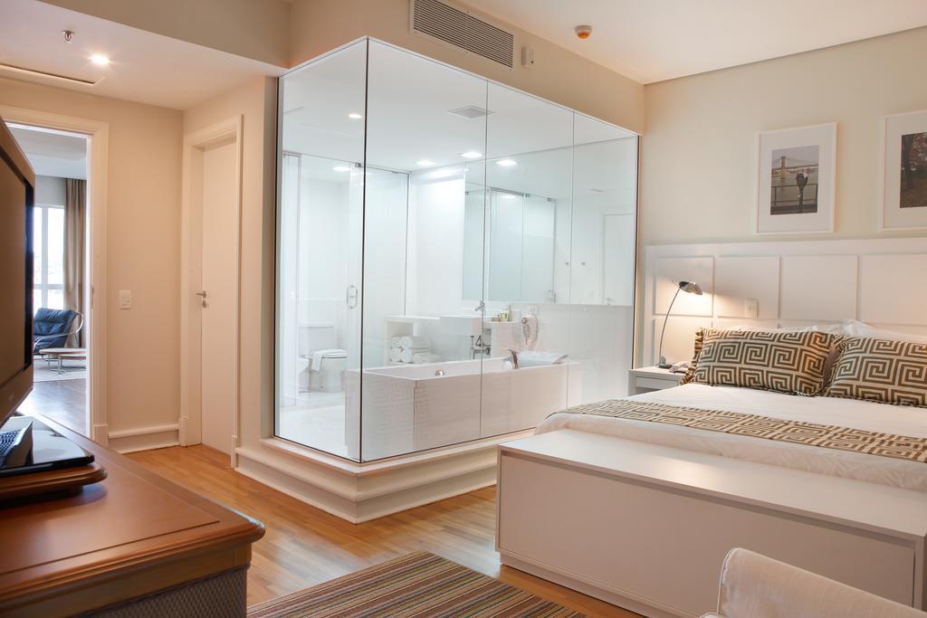 Luxury Suite Spa Bath,747121250:JPEG