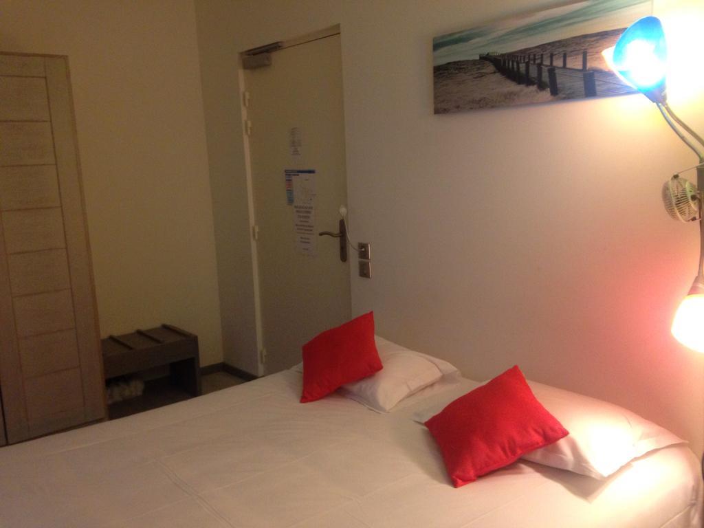 Double or Twin Room Disability Access,363447256:JPEG