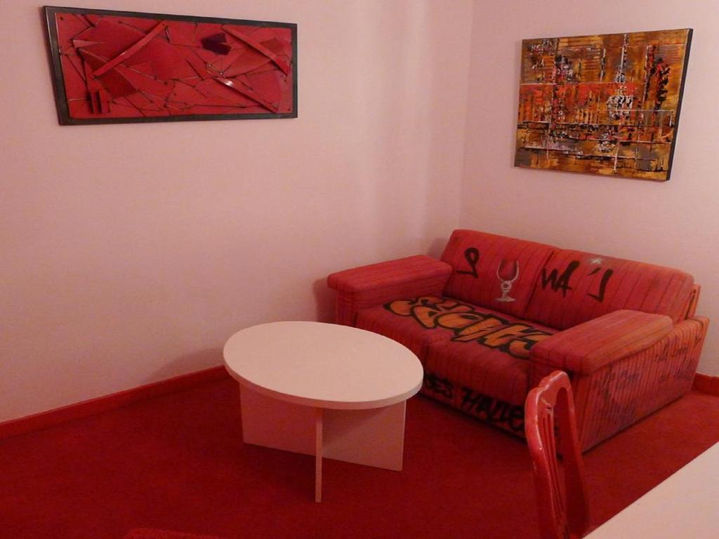 Triple Room,364373764:JPEG