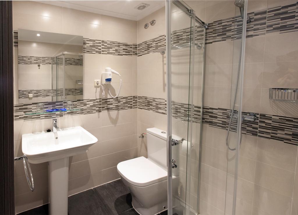 Habitación Familiar con baño privado