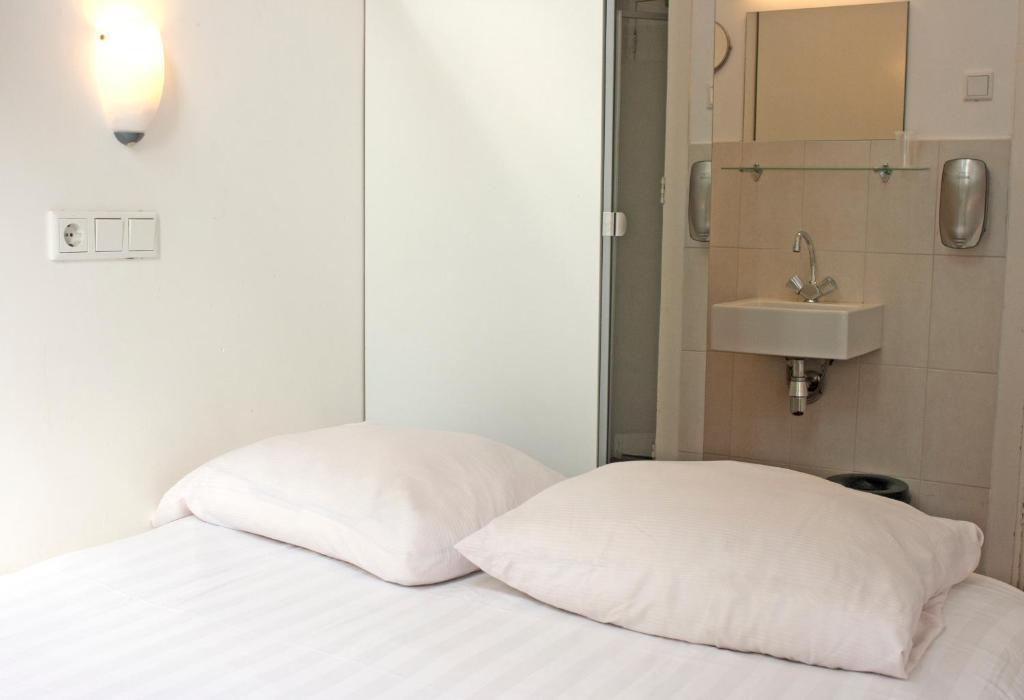 Double Room,665534559:JPEG