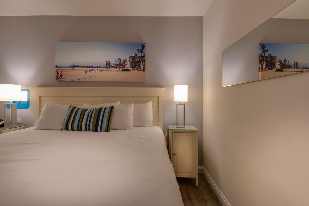 One Bedroom Kitchenette,370860508:JPEG