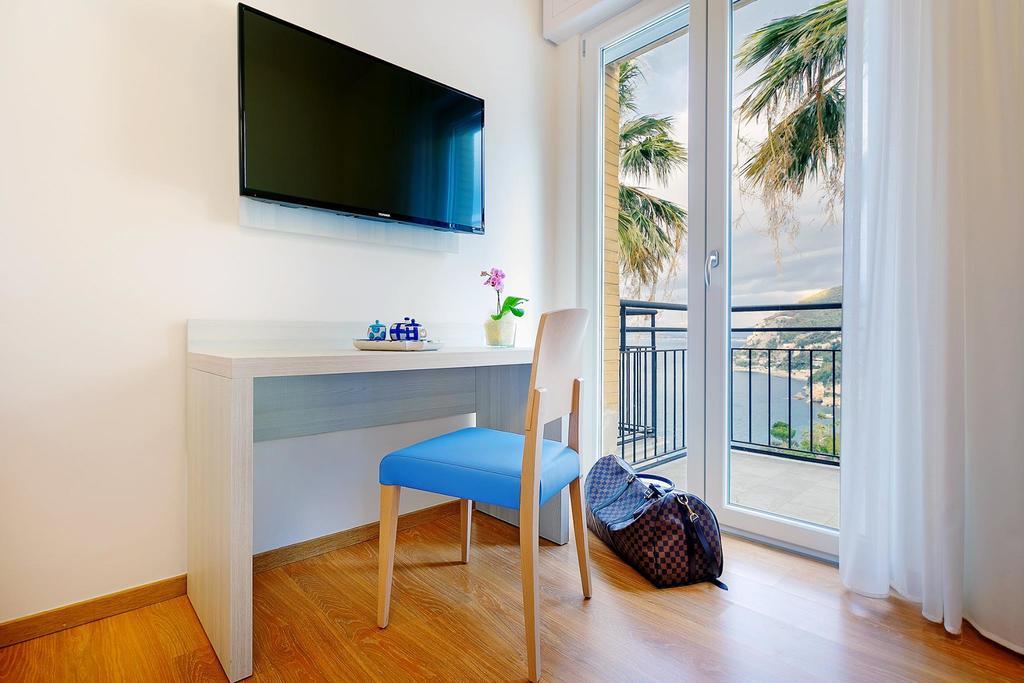 Superior Double Room Balcony Sea View