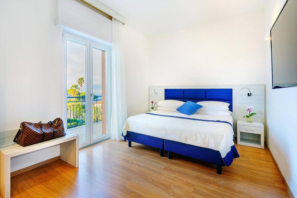 Superior Double Room Balcony Sea View
