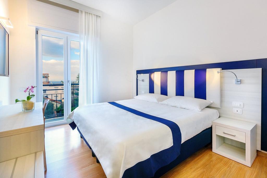 Superior Double Room Balcony Sea View